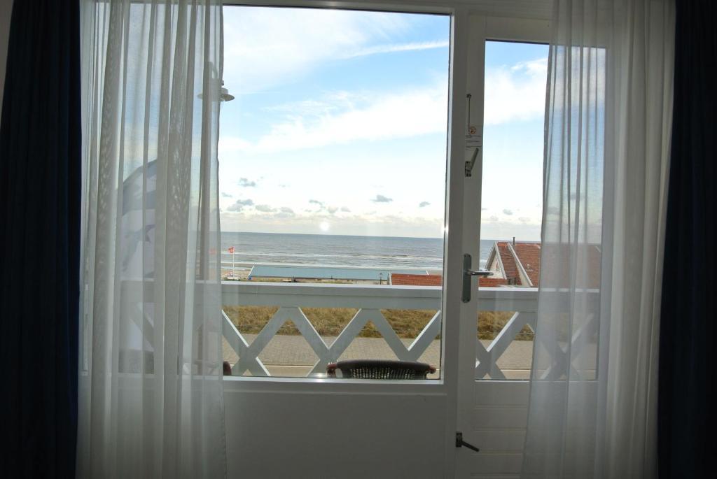 Bed&Breakfast Aan Strand Bed & Breakfast Katwijk aan Zee Room photo